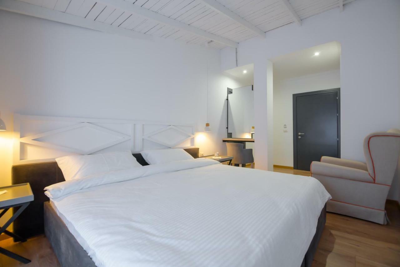 Barba Boutique Hotel Korce Exterior foto